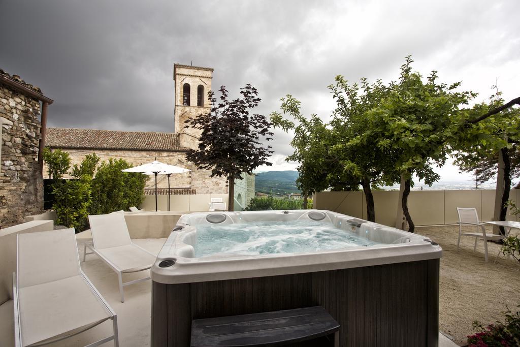 Hotel Degli Affreschi Montefalco Extérieur photo